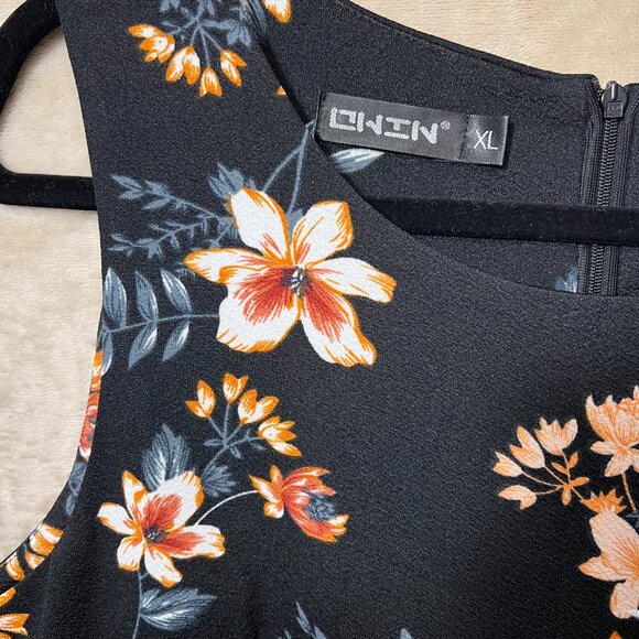 Women's Size XL Stretchy Floral Fit-and-Flare Dress - Picture 2 of 16